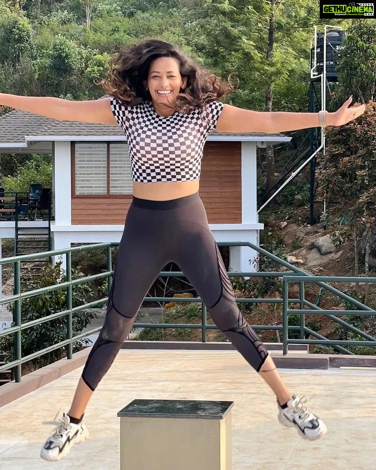Sanjana Singh Instagram - Life is a beautiful journey that is meant to be embraced to the fullest every day. However, that doesn't mean you always wake up ready to ... #morning #motivational #instalike #instadaily #loveislove