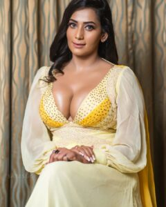 Sanjana Singh Instagram - “Your success will be determined by your own confidence and fortitude.” 

Costume designer :  @sidneysladen @sidneysladenofficial
Photographer : @satzsugi  thank you so much for such amazing pictures and edit 
Makeover : @makeupby_pavithra thank you so much dear for amazing makeup 💄💋💄 

#pondicherry #instamood #viral #instagood #loveislove