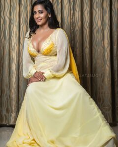 Sanjana Singh Instagram - “Your success will be determined by your own confidence and fortitude.” 

Costume designer :  @sidneysladen @sidneysladenofficial
Photographer : @satzsugi  thank you so much for such amazing pictures and edit 
Makeover : @makeupby_pavithra thank you so much dear for amazing makeup 💄💋💄 

#pondicherry #instamood #viral #instagood #loveislove