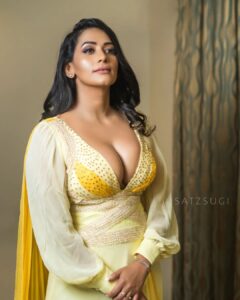 Sanjana Singh Instagram - “Your success will be determined by your own confidence and fortitude.” 

Costume designer :  @sidneysladen @sidneysladenofficial
Photographer : @satzsugi  thank you so much for such amazing pictures and edit 
Makeover : @makeupby_pavithra thank you so much dear for amazing makeup 💄💋💄 

#pondicherry #instamood #viral #instagood #loveislove