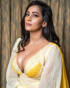 Sanjana Singh Instagram - “Your success will be determined by your own confidence and fortitude.” 

Costume designer :  @sidneysladen @sidneysladenofficial
Photographer : @satzsugi  thank you so much for such amazing pictures and edit 
Makeover : @makeupby_pavithra thank you so much dear for amazing makeup 💄💋💄 

#pondicherry #instamood #viral #instagood #loveislove
