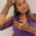 Sanjjanaa Instagram - Fun times with family … which is the best mehendi artist in Bangalore @ayesha_mehandi_artist