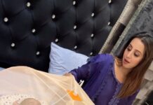 Sanjjanaa Instagram - I support the freedom to feed movement , The most important thing for me is my infant and him getting his meal on time , Wearing nursing friendly outfit by @momzjoy Baby bib by @label_poppins Baby outfit by @shstudio2022 @danyamakeupartist 💄 Hair @ss_makeover_by_suha