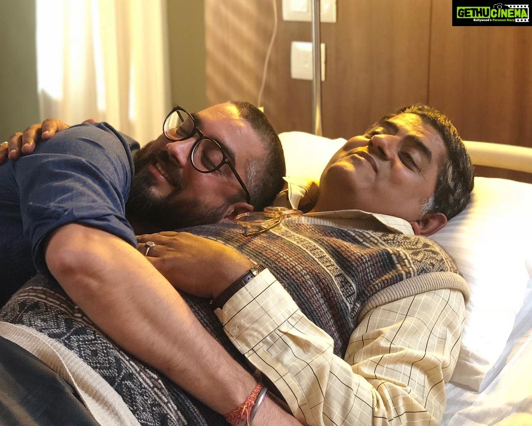 Sanya Malhotra Instagram - Badhaai ho 4 saal hogaye š„¹šāØ to a film super close to my heart. Iām grateful to be a part of a film this brilliant and to have met these amazing people šāØ #4yearsofBadhaaiho Swipe all the way for a surprise š¦ @sheeba.chadha @ayushmannk @gajrajrao @neena_gupta @iamitrsharma @jungleepictures @pictureschrome @ishantanus #akshatghildiyal šā„ļø