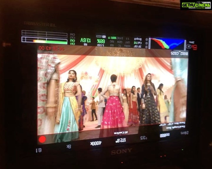 Sanya Malhotra Instagram - Badhaai ho 4 saal hogaye š„¹šāØ to a film super close to my heart. Iām grateful to be a part of a film this brilliant and to have met these amazing people šāØ #4yearsofBadhaaiho Swipe all the way for a surprise š¦ @sheeba.chadha @ayushmannk @gajrajrao @neena_gupta @iamitrsharma @jungleepictures @pictureschrome @ishantanus #akshatghildiyal šā„ļø