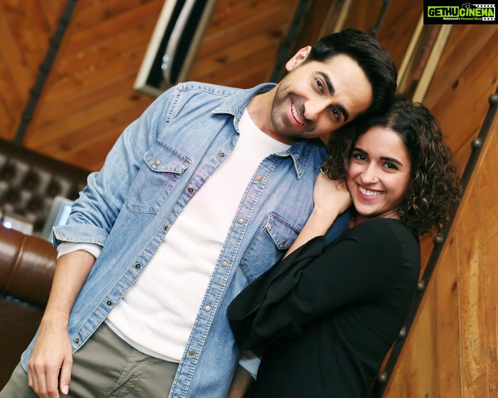 Sanya Malhotra Instagram - Badhaai ho 4 saal hogaye š„¹šāØ to a film super close to my heart. Iām grateful to be a part of a film this brilliant and to have met these amazing people šāØ #4yearsofBadhaaiho Swipe all the way for a surprise š¦ @sheeba.chadha @ayushmannk @gajrajrao @neena_gupta @iamitrsharma @jungleepictures @pictureschrome @ishantanus #akshatghildiyal šā„ļø
