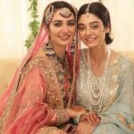 Sarah Khan Instagram - The latest TVC by 7up melts my heart and reminds me of the time from my own wedding ❤️ Meri @noorzafarkhan, watching this ad film makes me want to say all my dil ki baatein to you jo main hamesha se tumhey kehna chahti thi 💕 I have no idea where to start from though, still remember how you used to follow me everywhere as a little girl 👧 aapi I want this to aapi I want that, from chupke se taking my clothes to asking me to save you from Mama ki daant. I’ve always treated you as my baby but when I saw you taking care of everything on my wedding 👰🏻‍♀️💍I realized how much my baby has grown up, from taking care of my food to my dress, to looking after all the arrangements and the guests - I wanted to say thank you for everything that you’ve been doing P.s this photo was taken just before I started crying 🥲🥹 #Dilkibaat @7uppakistan #noorzafarkhan #sarahkhan