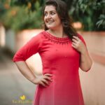 Sarayu Mohan Instagram – @lepapillonkochi5 ‘s Xmas collection 3❤️

Double shade,neck mirror work and beads work!
Grab for Xmas!

MUA @meeramax_makeupartist_ 
Shot by @_story_telle__r 
Thanks to @meeramax_academy