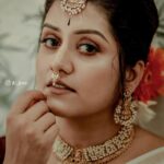 Sarayu Mohan Instagram - In frame : @sarayu_mohan 📸 : @jk_jinu Jewellery: @sappuz.rentalhub @meeramax_academy @vinaykr619 Meeramax Academy