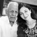 Saumya Tandon Instagram – Mere pyaare tauji. He is 89 years old, independent and he does all his work himself. So proud of you and so glad to meet you after 5 years .