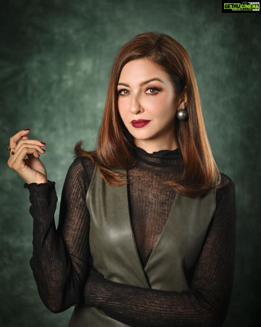Saumya Tandon Instagram - Mystery, Magic, enigma!