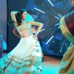 Scarlett Mellish Wilson Instagram – Me myself and I .. 
First live since lockdown and oh it felt soooo good ! 

#liveevent #eventindia #showtime #trendingsongs #scarlettwilson #importedkamariya #nagingirl #performance #liveperformance #india