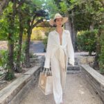 Scarlett Mellish Wilson Instagram - In the mountain paradise .. @ultimate_provence Bag @hoteldeparissainttropez Outfit @handmade_sopho #hotelreels #sttropez #hoteldeparis #blogger #influencer #frenchblogger #model #foodie #love #sun #southfrance #hotelblogger #zara #luxury #fashion #frenchfashion #sttropezfashion cocochanel #chanel #chanelparis #chanelsttropez @hoteldeparissainttropez #southfrance #ultimateprovence #vineyardsouthoffrance