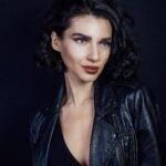 Scarlett Mellish Wilson Instagram – On Wednesday’s we wear black … !

@ededwardsstudio 
Jacket @allsaints 
Make up @allevenbeauty sand spray foundation 
Hair @nowayjoseuk