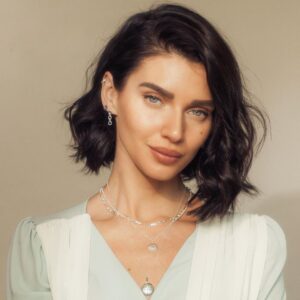 Scarlett Mellish Wilson Instagram - “The most altering item you can wear is Jewellery ! “ 
@christinrangerjewellery collection
📸 @scarlettwarrick