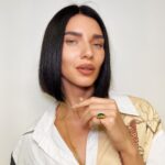 Scarlett Mellish Wilson Instagram - Bobiliscious ! @nowayjoseuk Jewellery @ottomanhands #fashionbob #bob #bobhaircut #london #model #londoninfluencer #fashionblogger #hairstyles #newhaircut #actress #lifestylemodel #newhairdontcare #ottomanhands #freshcut