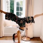 Scarlett Mellish Wilson Instagram - Still got it!! .. #bang #321bangchallenge #trendingreels #handstandchallenge #influencer #blogger #fitnessmodel #englishmodel