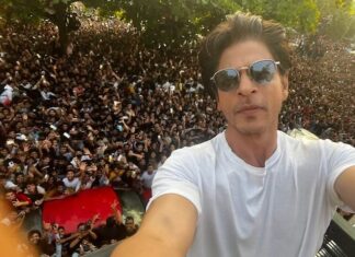 Shah Rukh Khan Instagram - It’s so lovely to live in front of the sea…..the sea of love that spreads all around me on my birthday….thank u. Grateful for making me feel so special….& happy.