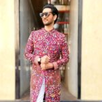 Shakti Arora Instagram – 🫶
.

Styled by @nishankh_sainani 
Outfit @gutluofficial 
#shaktiarora
.
.

#indianwear #ethinicwear #ethnic #sherwani #traditional #indianoutfit