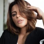 Shama Sikander Instagram - My brown eyed girl….♥️ . . . #browneyes #stylefashion #blogger #influencer #blacklove #hairstyles #makeup #photoshoot #shootdairies #actorslife #shamasikander
