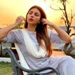 Shama Sikander Instagram - Kuch pyari si tasveerien meri aane wali Short film MOMBAE ke set se… light acchi lagi to photo kheench li , ummeed hai aap sabko pasand aayengi…☺️ . . . #shootingtime #actorslife #bollywood #shortfilms #photos #shootdairies #hardwork #blessed #shamasikander