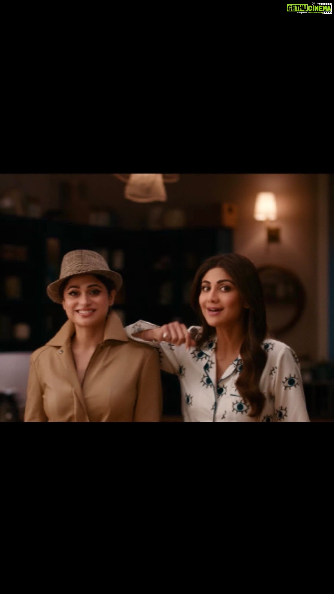 Shamita Shetty Instagram - Zaroori gyaan hamesha rakho handy📑 Warna phir shuru hogi Munki aur Tunki ki jugalbandi 👯♀️ @worldofnourish #NourishTunkiMunki #SehnatKiSunoNourishHiChuno #MunkiTunki #ad #SwasthRahoMastRaho #indianfood