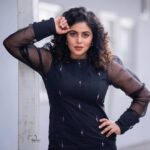 Shamna Kasim Instagram – Live life, be happy and have fun❤️ 

Styled by @impriyankasahajananda
Outfit @airavata.life
Jewlry @kushalsfashionjewellery
Photography @v_capturesphotography 
Hairstylist @hairartistpoojagupta 
Personal staff @pranay_kohli 

#styledbypriyankasahajananda #etvtelugu #dhee14dancingicon #lovemyjob ❤️