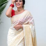 Shamna Kasim Instagram – Styling: @vasudevan.arun 
Saree: @paroscouture 
Makeup&hair: @abilashchickumakeupartist
Pics: @gananbabu 
Jwellery: @riha_fashion_jewellary