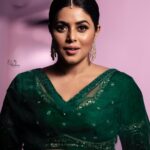 Shamna Kasim Instagram - When you feel good, you will look good… Styling: @impriyankasahajananda Costume: @issadesignerstudio Jwellery: @kushalsfashionjewellery Pic’s: @v_capturesphotography Hairstylist: @hairartistpoojagupta