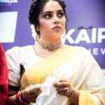 Shamna Kasim Instagram – Saree is my favorite look and when it comes kerala saree it’s more happiness ❤️

Styling: @vasudevan.arun 
Saree : @mangalyakasav 
Blouse: @byhand.in 
Jwellery: @riha_fashion_jewellary 
Hairstylist: @sudhiar.hairandmakeup