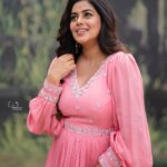 Shamna Kasim Instagram - Be simple but significant… Styled by: @impriyankasahajananda Outfit: @desivastra18 Jewlry: @kushalsfashionjewellery Pics: @v_capturesphotography Hairstylist: @hairartistpoojagupta Personal staff: @pranay_kohli @etvtelugu2708 #dheedancingicon #lovemyjob #lovemyself 🧿 #styledbypriyankasahajananda