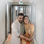 Shamna Kasim Instagram - Well I might not be the most beautiful woman in the world, nor do I possess all the traits of a good spouse, but you never made me feel any less of myself. You’ve adored me for who I am and never attempted to change me. It also encouraged me to work on myself to bring out the best in me. Today, amidst our near and dear ones you and I start this fabulous journey of togetherness. I know it is a little overwhelming, but I promise to be with you through thick and thin and support you forever love. ❤️🧿 Pics: @studio360byplanj Events: @dmedia_events Saree: @brandmandir Blouse & shawl: @vasudevan.arun Styling: @vasudevan.arun Makeup&hair: @shoshank_makeup Venue: @crowneplazadeira