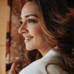 Shanvi Srivastava Instagram - Bring back that golden hour! ✨ Photo & Retouch : @i_amjobin Stylist: @styledbyzoya_ Makeup : @roshnisafir Hair : @hairbytaj6 Photo Assist : @vivek.ks07, @photo___maniac__ . . . #goldengirl #forever #icanbethistoo #golden #hour #goldenhour #photooftheday #whatchulookinat #fashionista #fashiongirls #instagram #love #light #magic #kannada #movies #malayalam #tamil #telugu #films #loveforfilms #acting #actress #passion #potd #instagood #instalove Mumbai, Maharashtra