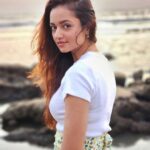Shanvi Srivastava Instagram - Count the crinkle around my eyes to know how wide is my smile💕 . . . . . . #goa #goadiaries #sealover #love #shanvisrivastava #shanvisri #life #travelgram #travel #picoftheday #tuesday Goa