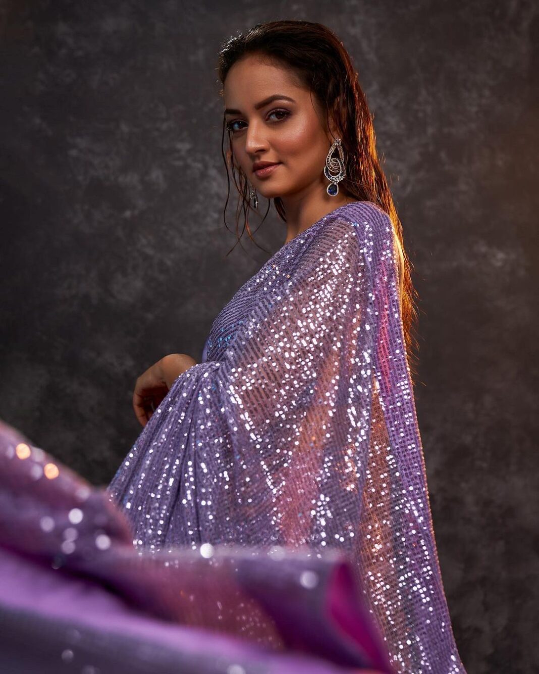 Shanvi Srivastava Instagram - Diva(li) madness still on! 💥 . . . Designed & styled by @nisharakiran Jewellery: @aabushanjewellery1941 HMUA: @makeupby_ringkulaishram 📸 @sandeep.mv #diva #forever #celebrationsneverend #diwali #saturday #saturdaynight #saturdaymood #fashionphile #sparkle #shine #love #kannada #kannadafilms #tamil #tamilcinema #♥️