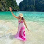 Shanvi Srivastava Instagram - why to be grey in the world full of colours💕 . . . . #shanvisrivastava #phiphi #travel #love #beachlife #fridayvibes