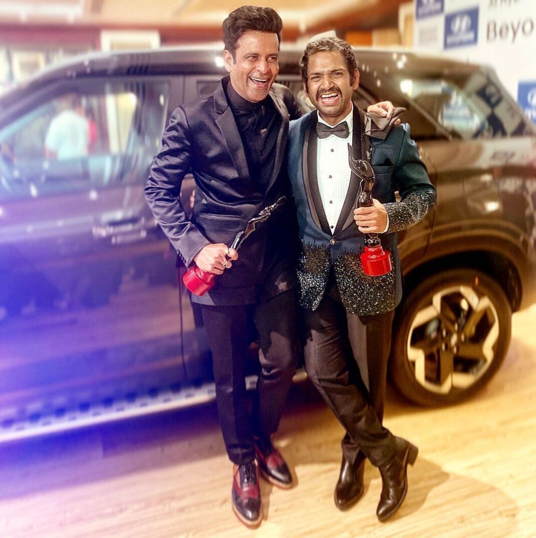 Sharib Hashmi Instagram - #MyGlammFilmfareOTTAwards2021 Kya bolti publeeeekkkk 🕺🏻 @filmfare ❤️ @jiteshpillaai ❤️ No JK without the Creators @rajanddk can’t thank you guys enough. Love love love ❤️ You guys gave me a new lease of life. Aur mere priya priya @iamsumankumar ❤️❤️🤗🤗😘😘 @suparnverma ❤️❤️🤗🤗😘❤️❤️❤️ @castingchhabra bhaii ❤️❤️🤗🤗❤️❤️ @primevideoin ❤️❤️❤️❤️❤️❤️ @familymanamazon ❤️❤️❤️❤️❤️ #AparnaPurohit ❤️❤️❤️❤️ And of course No JK Without Tiwari ❤️ love you @bajpayee.manoj sarrr dherrrr saaara for always being there for me ❤️🤗😘 😘 hearty congratulations to alllll the winners of #MyGlammFilmfareOTTAwards2021 especially TFM2 and #Scam1992TheHarshadMehtaStory Thankoooo @hansalmehta sir and @mehtajai bhaii for giving me the besst cameo ever in ❤️❤️🤗🤗 Aur apan do ex MTV waale @ofnosurnamefame sirrr ❤️🤗❤️ @shreyadhan13 ❤️❤️❤️ for cheering the loudest for me😘