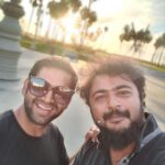 Sharib Hashmi Instagram – LA Kar Le Gal !!! 
Hollywood .. Walk Of Fame .. Santa Monica .. Venice Sign .. Ferris wheel .. beach .. pier .. sunset .. parivaar aur door desh mein ek aur mitra … ❤️ thank you @ruturraj_d ❤️🤗 

#family #vacation #videshyatra #videsh #america #la #losangeles #hollywood #walkoffame #sunset #beach #santamonica #familytrip #trippin