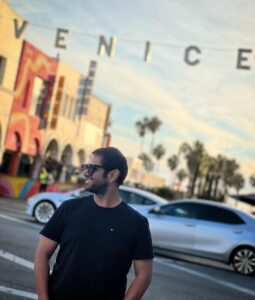 Sharib Hashmi Instagram - LA Kar Le Gal !!! Hollywood .. Walk Of Fame .. Santa Monica .. Venice Sign .. Ferris wheel .. beach .. pier .. sunset .. parivaar aur door desh mein ek aur mitra … ❤️ thank you @ruturraj_d ❤️🤗 #family #vacation #videshyatra #videsh #america #la #losangeles #hollywood #walkoffame #sunset #beach #santamonica #familytrip #trippin