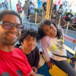 Sharib Hashmi Instagram – @disneyland one of the most beautiful experiences of my life ❤️❤️❤️ jo phone mein capture nahin hua woh dil mein chhap gaya ❤️🕺🏻❤️ watch the spiderman video and thankoo bol do humko 😋😋❤️ watching it live was something else !!! 

@nasreenhashme ❤️

#mustvisit #disneyland #losangeles #us #family #familytime #marvel #spiderman