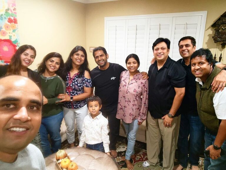 Sharib Hashmi Instagram - Parivaar ki pehli Videsh Yatra ❤️ What a lovely evening spent with family and friends ❤️❤️❤️ Thankooo Richa and Jayant and all your beautiful friends ❤️❤️ #California #US #trippin Seal Beach, California