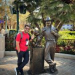 Sharib Hashmi Instagram - @disneyland one of the most beautiful experiences of my life ❤️❤️❤️ jo phone mein capture nahin hua woh dil mein chhap gaya ❤️🕺🏻❤️ watch the spiderman video and thankoo bol do humko 😋😋❤️ watching it live was something else !!! @nasreenhashme ❤️ #mustvisit #disneyland #losangeles #us #family #familytime #marvel #spiderman