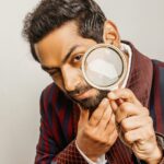 Sharib Hashmi Instagram – Door-Been There Done That 🔎 

Gangister bana #spy 🕵🏼 

Miss my #beard 😔
Photography : @nikhilshenoyphoto makeup : @irohitmahadik @pk_hairstylist9 
Photo edit : @mohitrajput_23 
Outfit : @gargee_designers 
Styling : @theweirdwoman 
Manijar saab : @suchijaggi @itsbhavyapatel_ 
Styling team : @zuberkhan3871 
Baba ke liye sabkuch laane waale @samar_sayyed_72 

#photoshoot #actor #magnifyingglass #sherlock #sherlockholmes