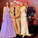 Sharib Hashmi Instagram - #MyGlammFilmfareOTTAwards2021 Kya bolti publeeeekkkk 🕺🏻 @filmfare ❤️ @jiteshpillaai ❤️ No JK without the Creators @rajanddk can’t thank you guys enough. Love love love ❤️ You guys gave me a new lease of life. Aur mere priya priya @iamsumankumar ❤️❤️🤗🤗😘😘 @suparnverma ❤️❤️🤗🤗😘❤️❤️❤️ @castingchhabra bhaii ❤️❤️🤗🤗❤️❤️ @primevideoin ❤️❤️❤️❤️❤️❤️ @familymanamazon ❤️❤️❤️❤️❤️ #AparnaPurohit ❤️❤️❤️❤️ And of course No JK Without Tiwari ❤️ love you @bajpayee.manoj sarrr dherrrr saaara for always being there for me ❤️🤗😘 😘 hearty congratulations to alllll the winners of #MyGlammFilmfareOTTAwards2021 especially TFM2 and #Scam1992TheHarshadMehtaStory Thankoooo @hansalmehta sir and @mehtajai bhaii for giving me the besst cameo ever in ❤️❤️🤗🤗 Aur apan do ex MTV waale @ofnosurnamefame sirrr ❤️🤗❤️ @shreyadhan13 ❤️❤️❤️ for cheering the loudest for me😘