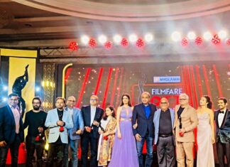 Sharib Hashmi Instagram - #MyGlammFilmfareOTTAwards2021 Kya bolti publeeeekkkk 🕺🏻 @filmfare ❤️ @jiteshpillaai ❤️ No JK without the Creators @rajanddk can’t thank you guys enough. Love love love ❤️ You guys gave me a new lease of life. Aur mere priya priya @iamsumankumar ❤️❤️🤗🤗😘😘 @suparnverma ❤️❤️🤗🤗😘❤️❤️❤️ @castingchhabra bhaii ❤️❤️🤗🤗❤️❤️ @primevideoin ❤️❤️❤️❤️❤️❤️ @familymanamazon ❤️❤️❤️❤️❤️ #AparnaPurohit ❤️❤️❤️❤️ And of course No JK Without Tiwari ❤️ love you @bajpayee.manoj sarrr dherrrr saaara for always being there for me ❤️🤗😘 😘 hearty congratulations to alllll the winners of #MyGlammFilmfareOTTAwards2021 especially TFM2 and #Scam1992TheHarshadMehtaStory Thankoooo @hansalmehta sir and @mehtajai bhaii for giving me the besst cameo ever in ❤️❤️🤗🤗 Aur apan do ex MTV waale @ofnosurnamefame sirrr ❤️🤗❤️ @shreyadhan13 ❤️❤️❤️ for cheering the loudest for me😘