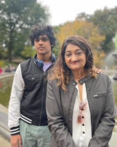 Sharib Hashmi Instagram - October Dump !!! Khumaar abhi bhi baaki hai  @nasreenhashme ❤️ #MondayMotivation to plan another trip ❤️ 

#USA #america #familyvacation #Dallas #LosAngeles #NewYork #LA #nyc #family #familytime #centralpark #timessquare #statueofliberty #hollywood #thefamilman #October #octoberdump #birthdaymonth