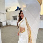 Sherin Instagram - Sunday’s are for Pizza or biryani? #sherin #saree #pizza #biryani #sunday #weekend #indian