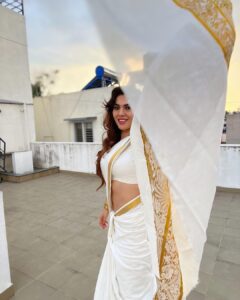 Sherin Instagram - Sunday’s are for Pizza or biryani? #sherin #saree #pizza #biryani #sunday #weekend #indian