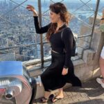 Sherin Instagram - New York 🗽 #sherin #newyork #empirestatebuilding #travel #fun Empire State Building