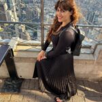Sherin Instagram - New York 🗽 #sherin #newyork #empirestatebuilding #travel #fun Empire State Building